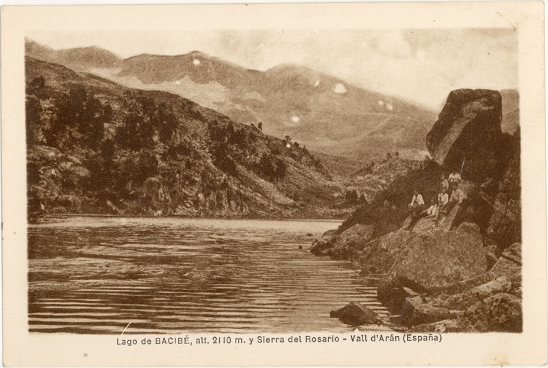 <p>Lago de Bacibé alt. 2110 m. y Sierra del Rosario - Vall d'Arán (España)</p>