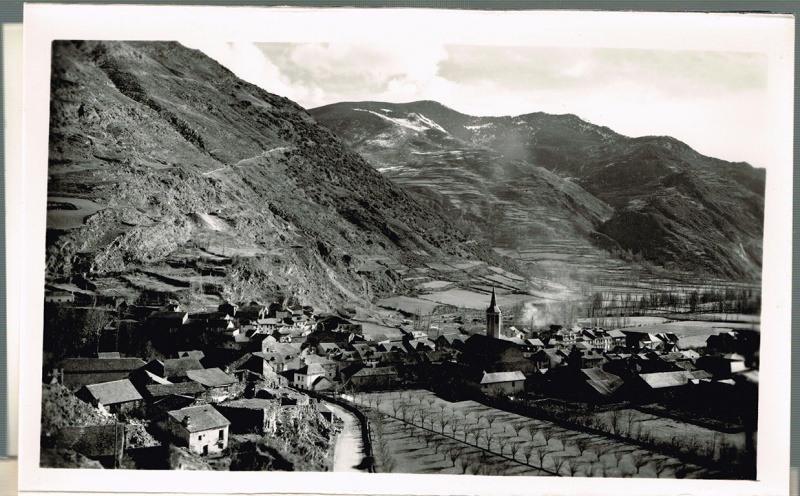 <p>(Panorama cap a llevant i camp de pomeres)</p>