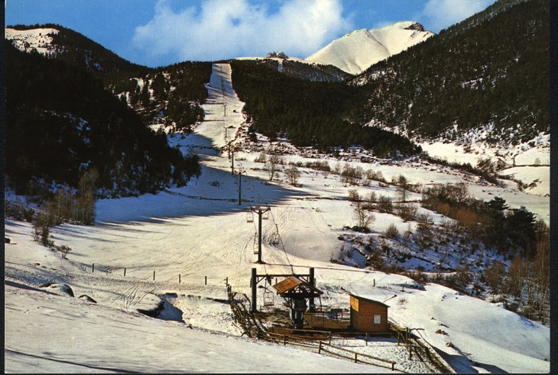 <p>Espot, pistes d'esqui, telecadira de sortida.</p>