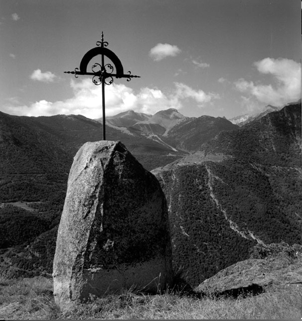 Creu de la Santa Missió en el camí de la Guingueta a Dorve.