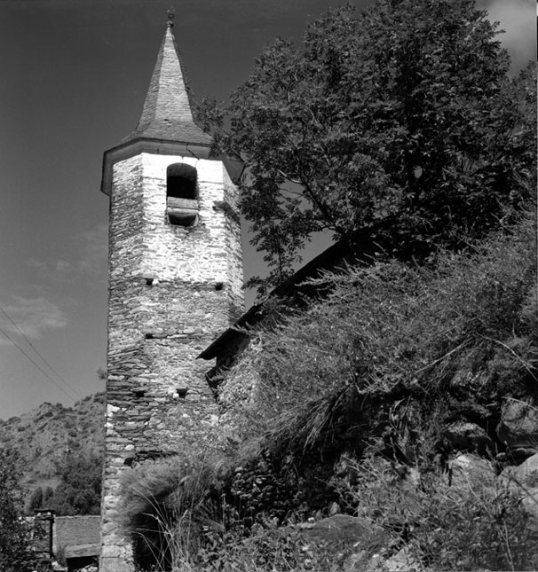 Campanar vuitavat de l'església parroquial de Sant Bartomeu.