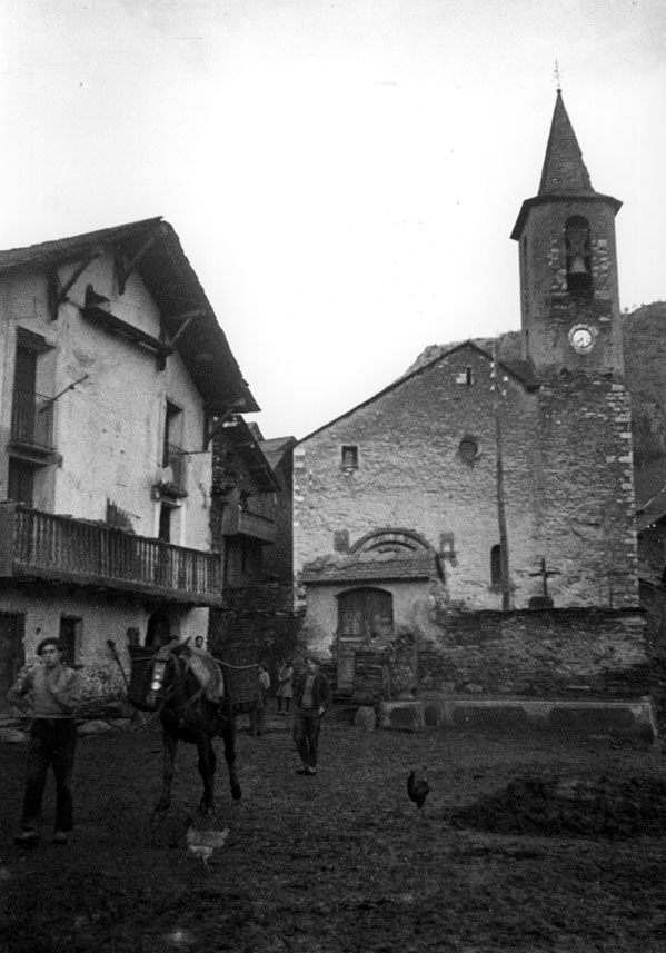 <p>Imatge de la plaça d'Alós abans de la Guerra Civil.</p>