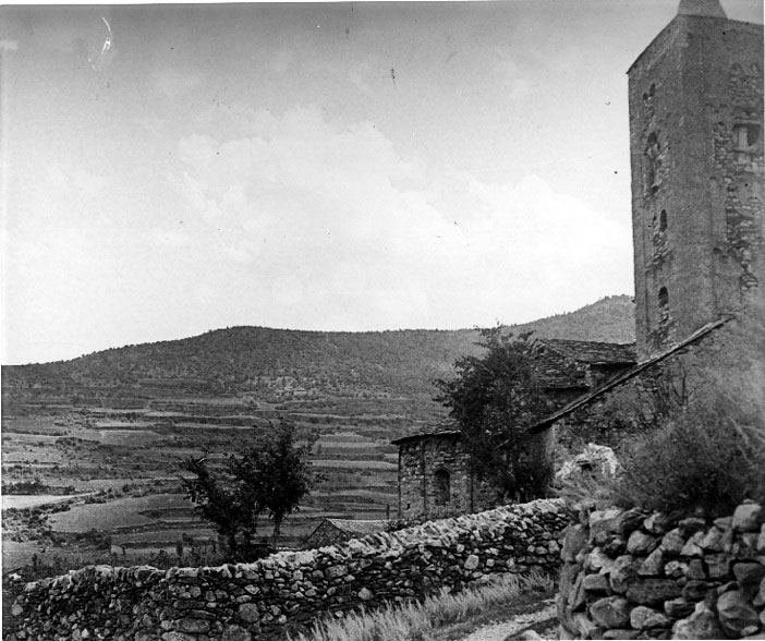 absis i campanar de l'església dels Sants Just i Pastor.