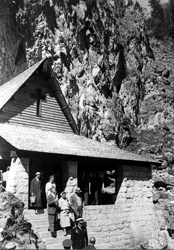 Inauguració de la nova ermita de Sant Maurici per Franco.