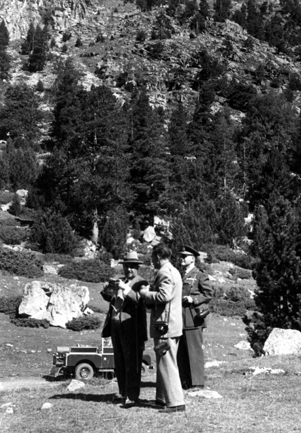 Franco prenent fotos del Portarró d'Espot.