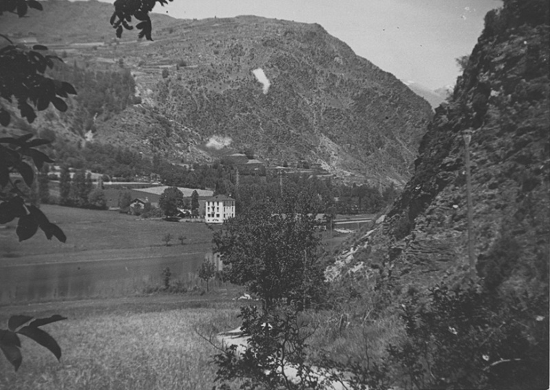 <p>Vista de casa Badia a la Guingueta d'Àneu. </p>