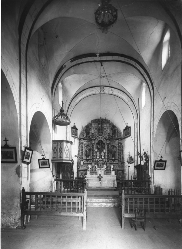 Interior de l'església de Sant Esteve. Altar barroc.