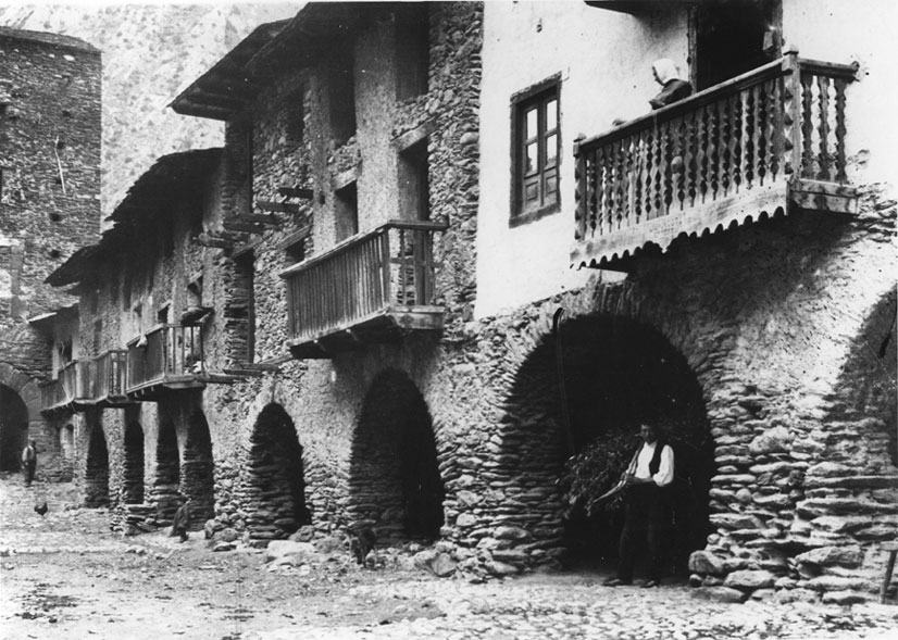 Carrer Major d'Escaló.