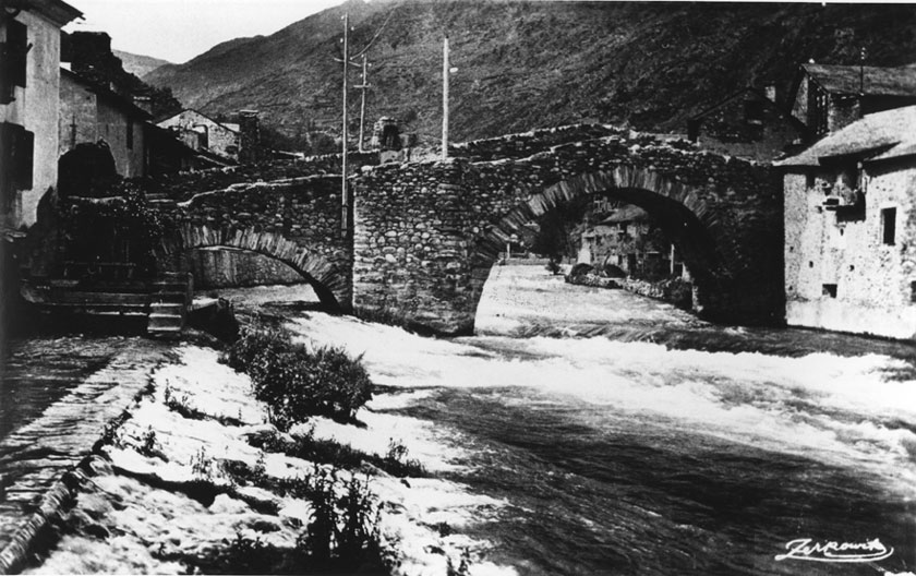 Pont sobre la Noguera Pallaresa a Esterri.