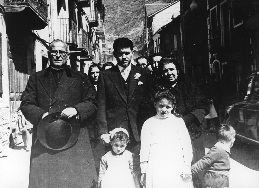 Casament de Josep Costa. Mossèn Canturri.