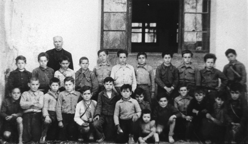 Grup escolar de nens, de l'escola d'Esterri.