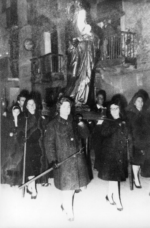 Processó de Setmana Santa. Maria Sastrada, Teresa Serra, Ramona (Costa), Rosa Domingo.