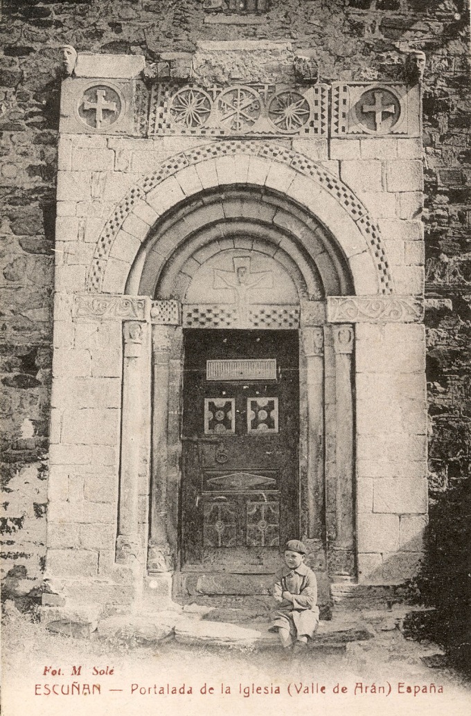 Postal M. Solé,  ESCUÑAN-Portalada de la iglesia (Valle de Aran) España