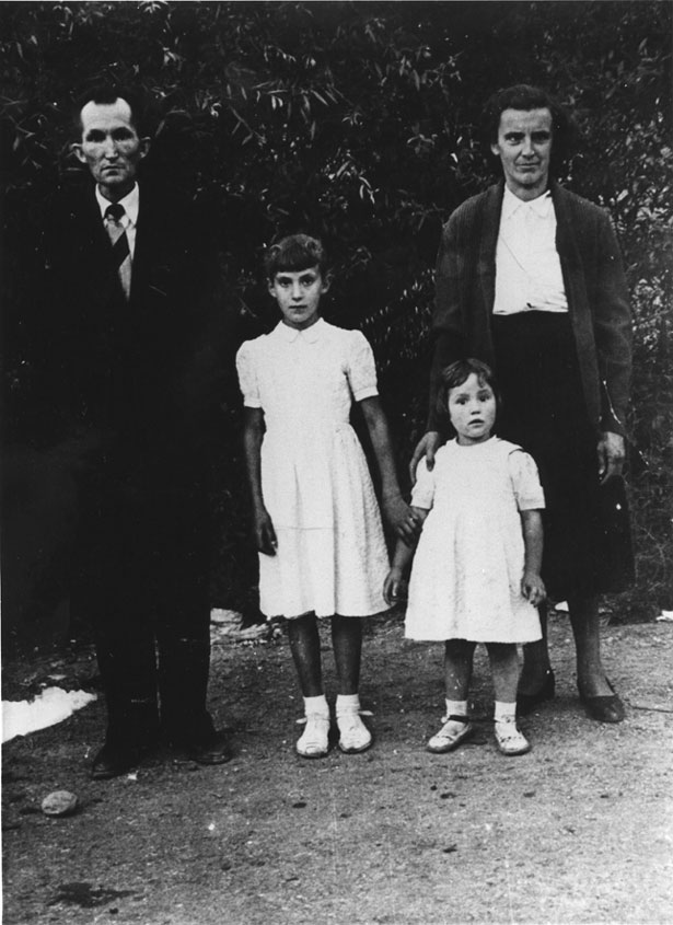 Montserrat de Casa Làsero i família.