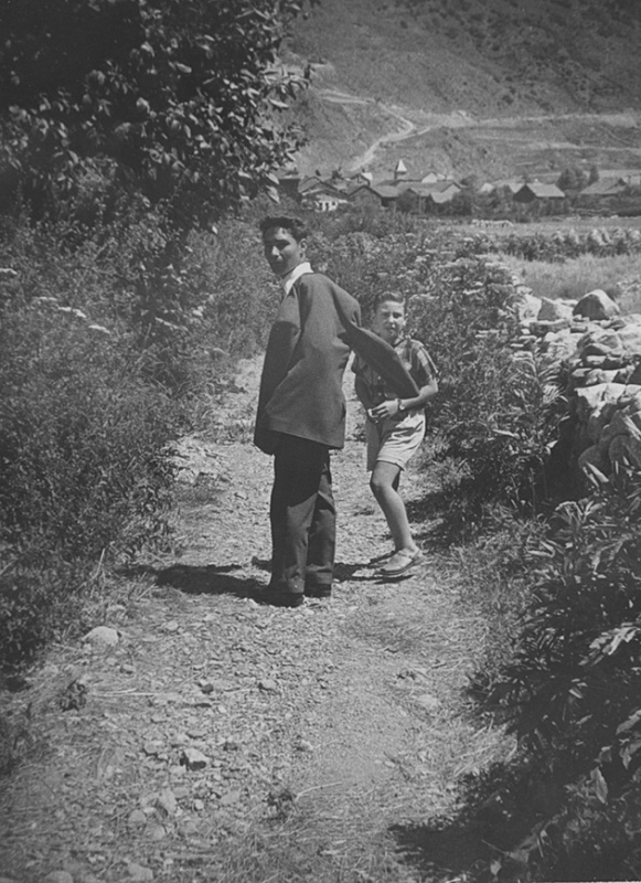 <p>Carrer de Baix amb vista al perxi de Casa Corbera a Esterri d’Àneu.</p>