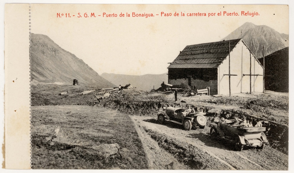 <p>Paso de la carretera por el Puerto. Refugio.</p>