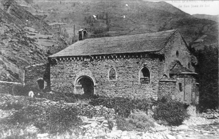 Església de Sant Joan d'Isil vista des del riu.