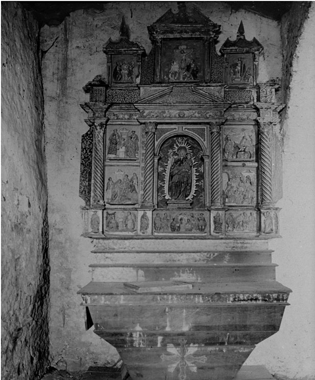 Altar del Roser de l'església parroquial de Sant Julià d'Unarre.