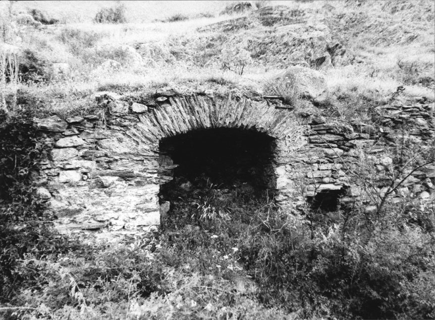 Restes de l'antic Castell de Pallars a València. Muralla.