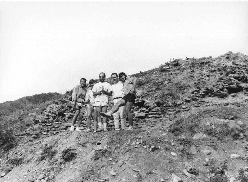 Excavacions al Castell de València. Personatges: Anna Montoliu, Mari Pau, Pere Cots, Joan Abella, Jesús Sánchez.