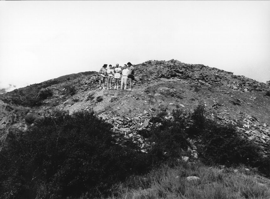 Excavacions al Castell de València. Personatges: Anna Montoliu, Mari Pau, Pere Cots, Joan Abella, Jesús Sánchez.