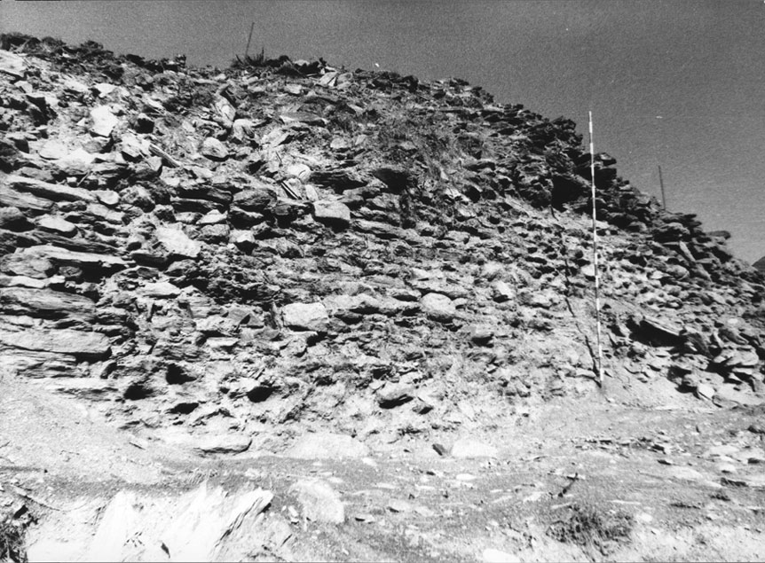 Muralla est del Castell de València.