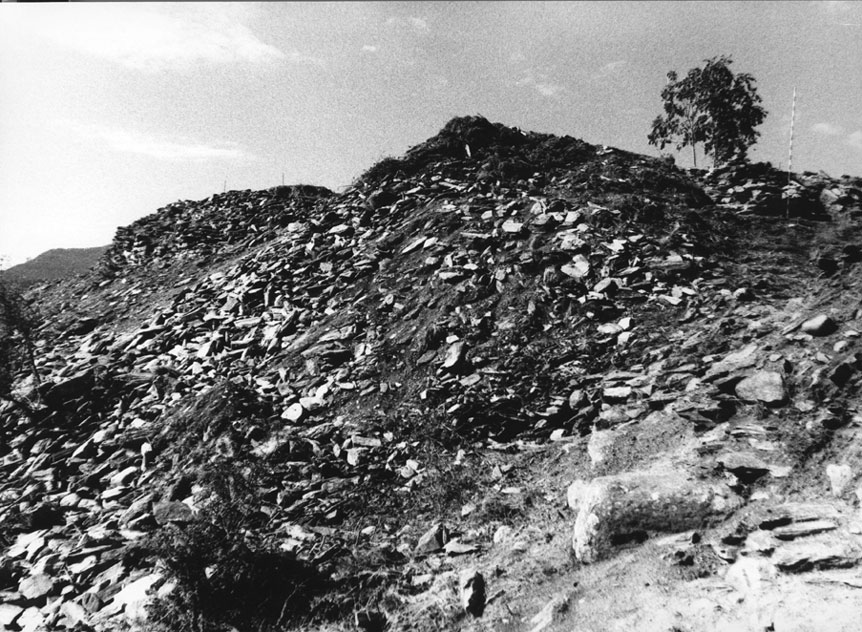 Excavacions al Castell de València. Confluència de les cares nord i est.