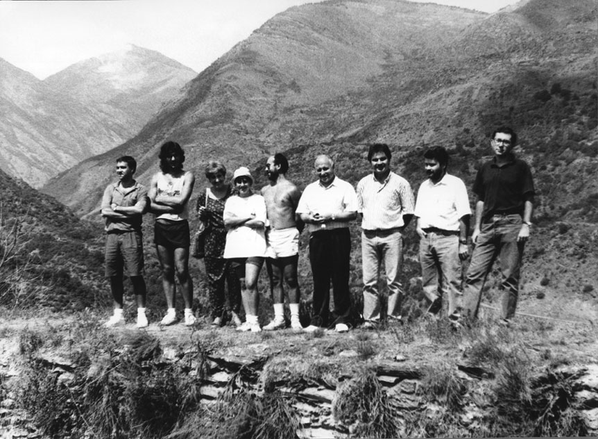 Excavacions al Castell de València. Visita al camp de treball de neteja del Sr. Eugeni Nadal, Delegat Territorial de Cultura de la Generalitat a Lleida.