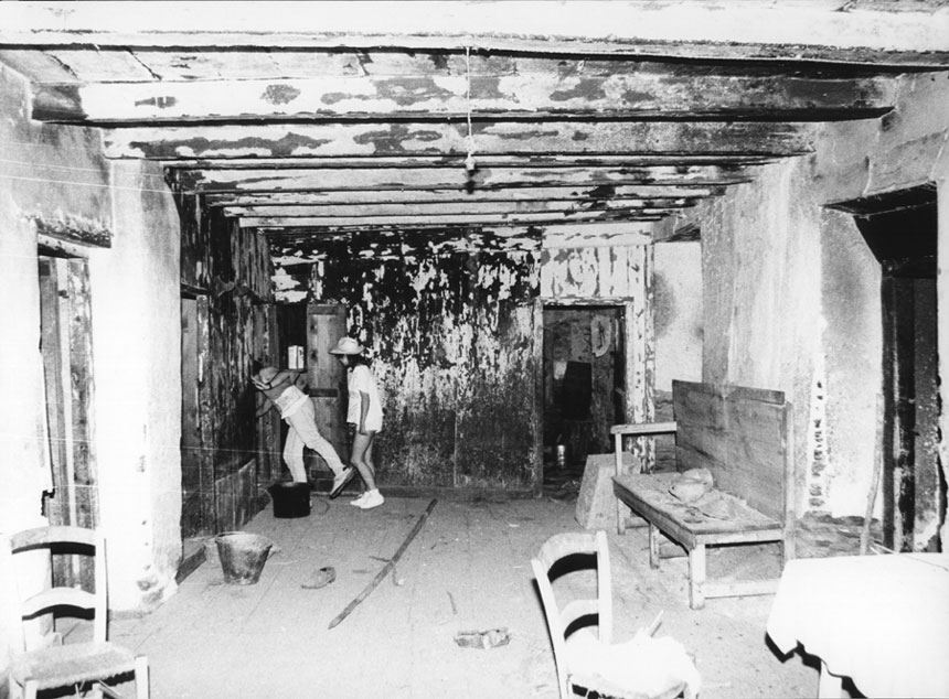 Interior de Casa Badia de Dorve. Joan Abella i Carme Mestre.