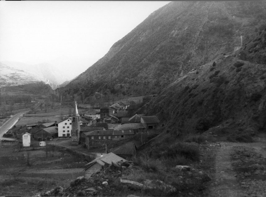 Vista general d'Escaló. A la dreta la Torre de guaita.