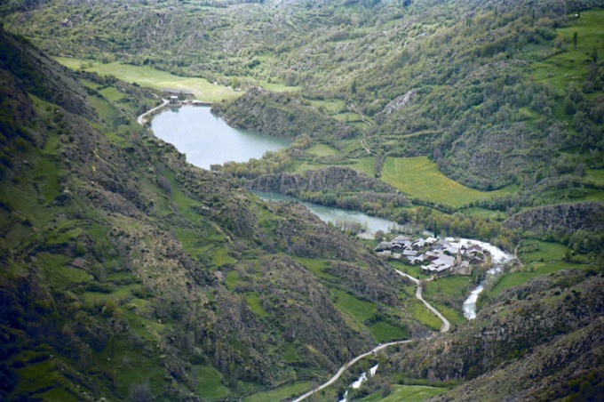 Paisatge des del faro sense falla