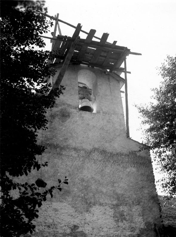 Santa Maria d'Àneu. Obres a l'espadanya.