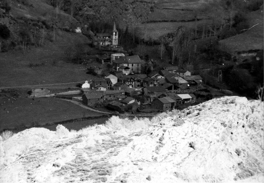 Vista general d'Isavarre.