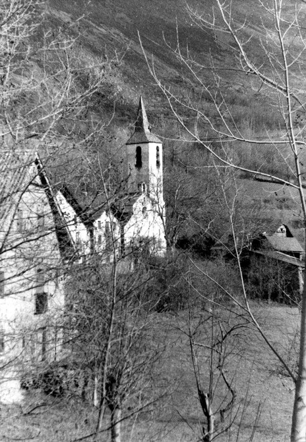 Vista parcial de l'església de Gavàs.