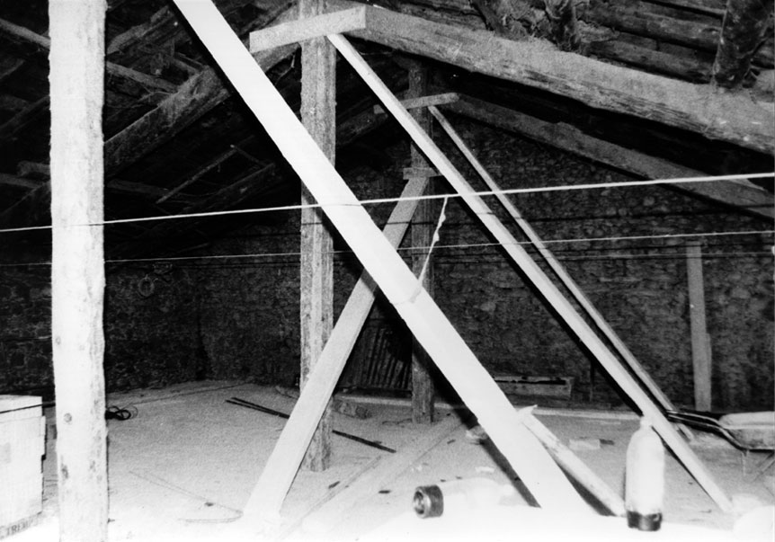 Obres de restauració de Casa Gassia. Interior del paller.