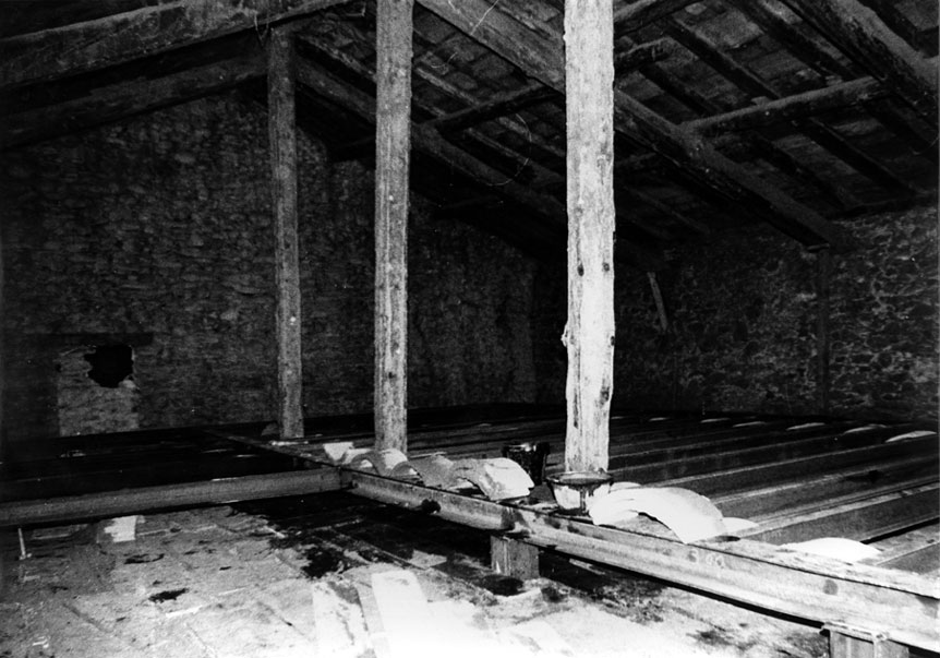 Obres de restauració de Casa Gassia. Interior del paller.