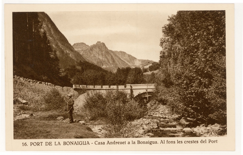 <p>Casa Andreuet a la Bonaigua. Al fons les crestes del Port</p>