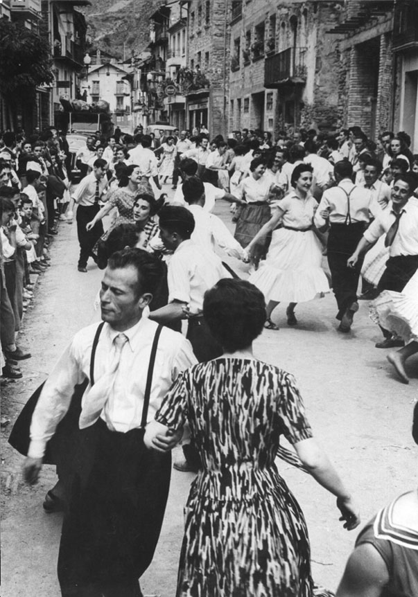 Ball de l'Esquerrana. Festa major d'Esterri.