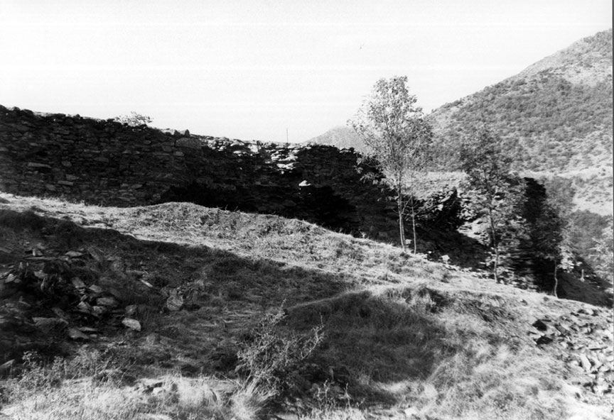 Campanya de neteja del Castell de València. Muralla nord. 