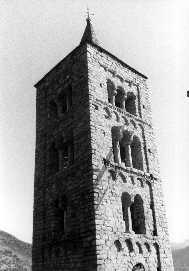 Obres de restauració de l'església parroquial dels Sants Just i Pastor de Son. 