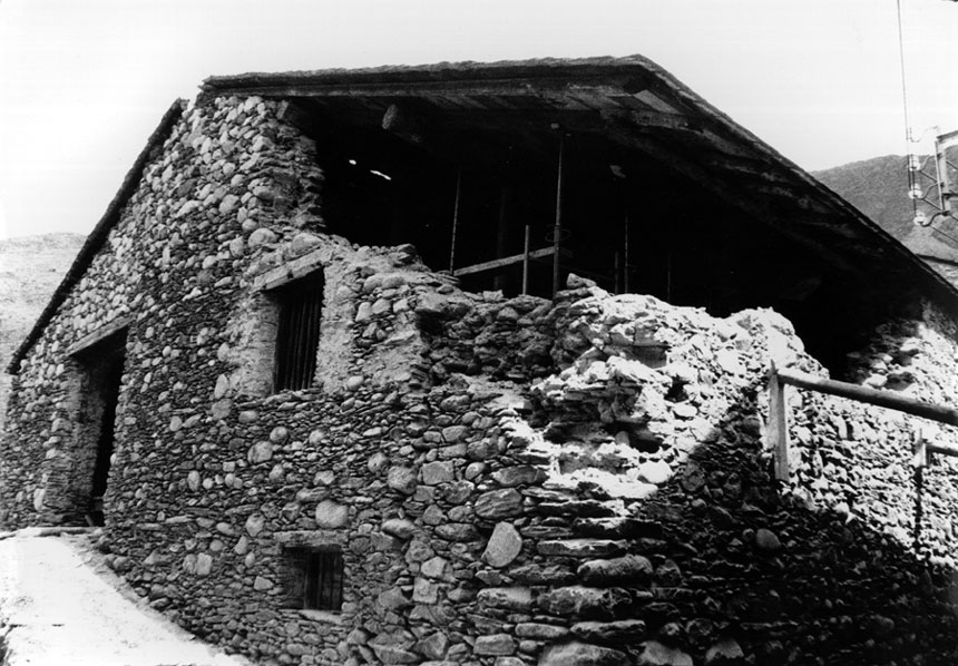 Obres de restauració de Casa Gassia (maig, 1990).