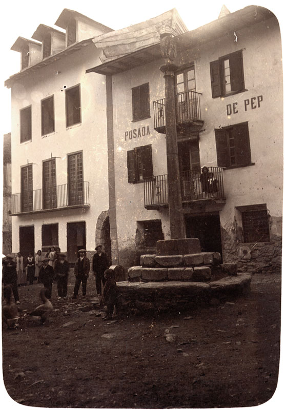 <p>Hotel Pirinenc d'Esterri i Posada de Pep abans de l'ampliació.</p>