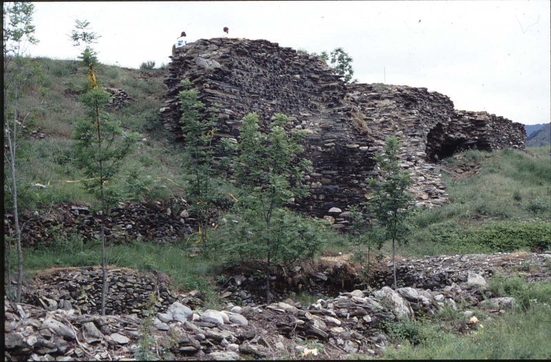 <p>Excavacions al Castell de València d'Àneu</p>