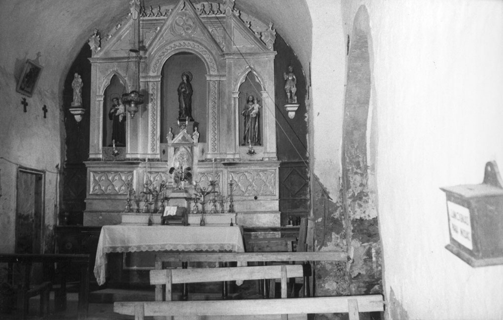 Altar major de l'església parroquial de Sant Joan Evangelista.