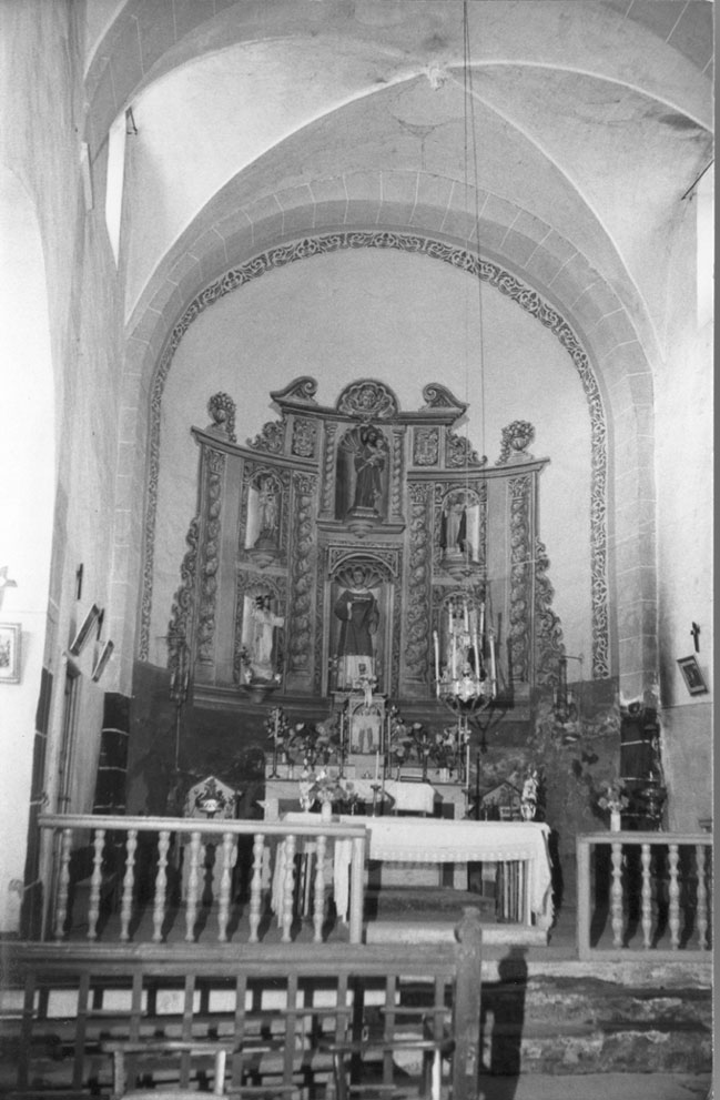 Altar major i retaule barroc de l'església parroquial de Sant Esteve. 