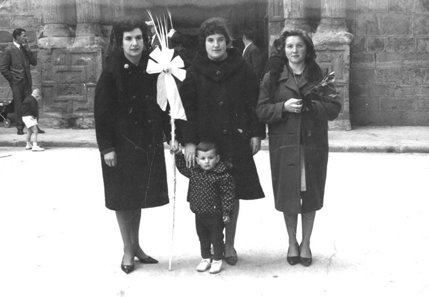 Dia de Rams. Personatges: Anita Cortina, Carmen Cortina, Rosario de Rosa i Carlos Cortina.