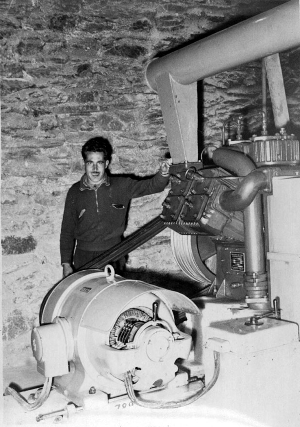 Antonio Barberan a la presa de Borén, amb el compressor elèctric.