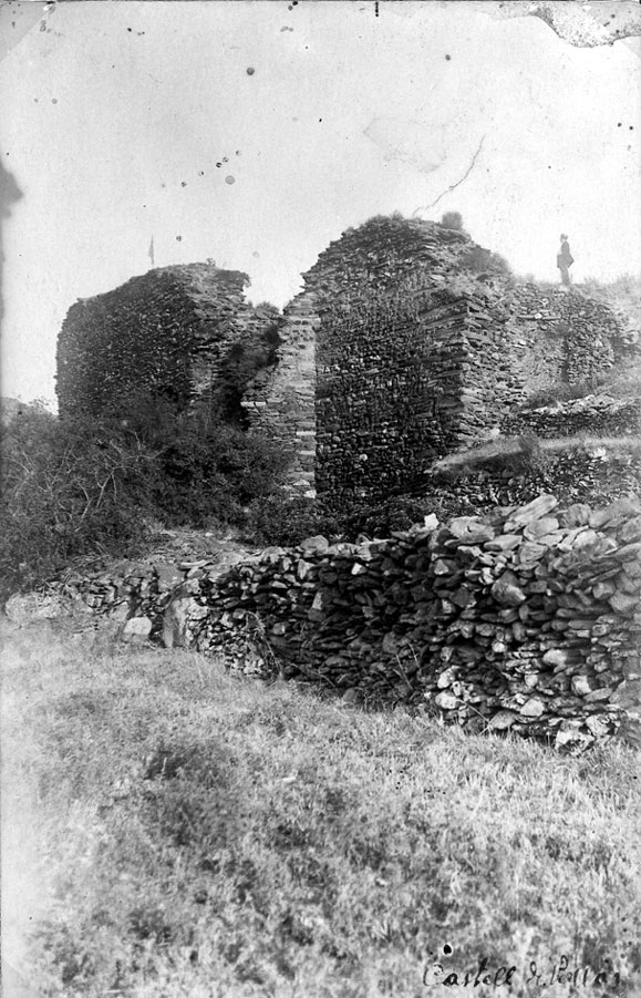 Castell de València. El personatge dalt de la muralla és Josep Campi.