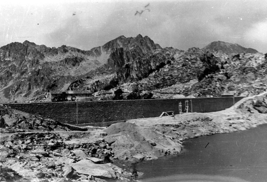 Resclosa de l'estany Gran d'Amitges.