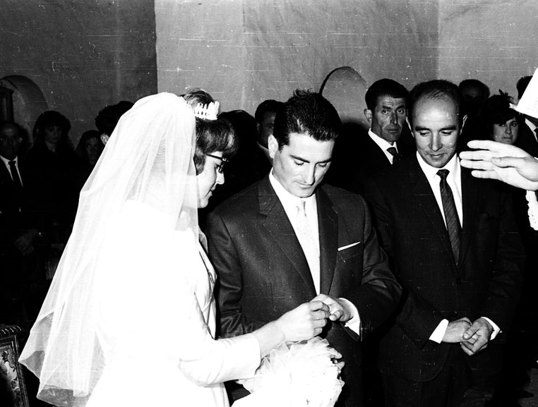 <p>Casament de Carme Garcia i Ignasi Bruna a l'església de Sant Lliser.</p>